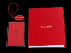 Contenido de caja Cartier roja para reloj